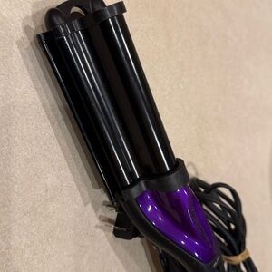 Hot Tools Professional Ceramic Tourmaline Deep Waver.